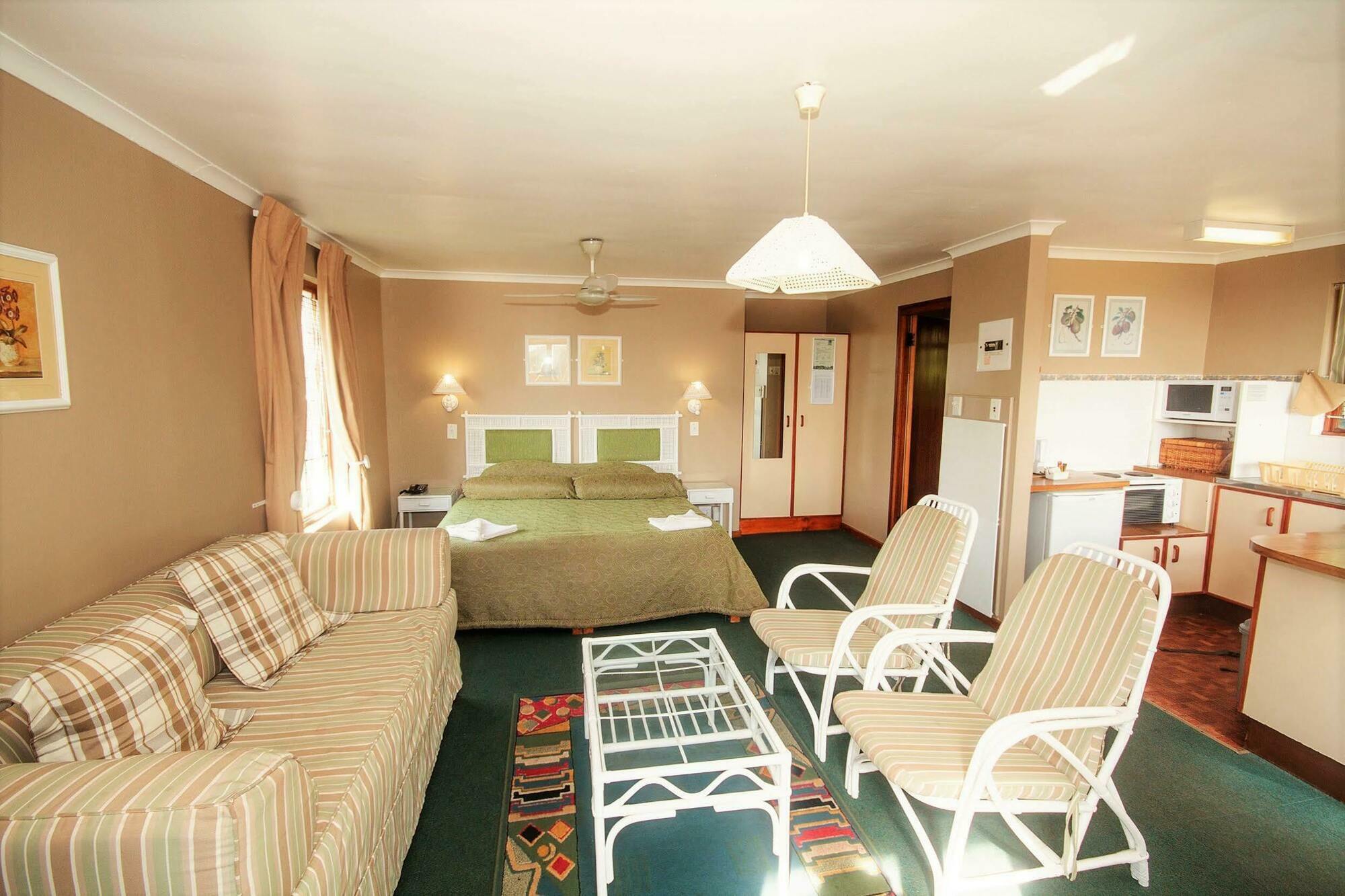 Pine Lodge Resort Port Elizabeth Eksteriør billede